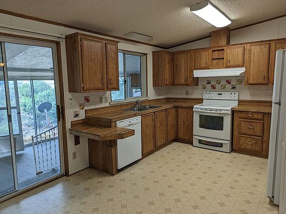 3rd image of 4922 Spring View Ln