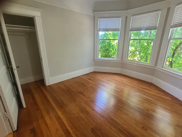 2411 Bryant St — Photo 9