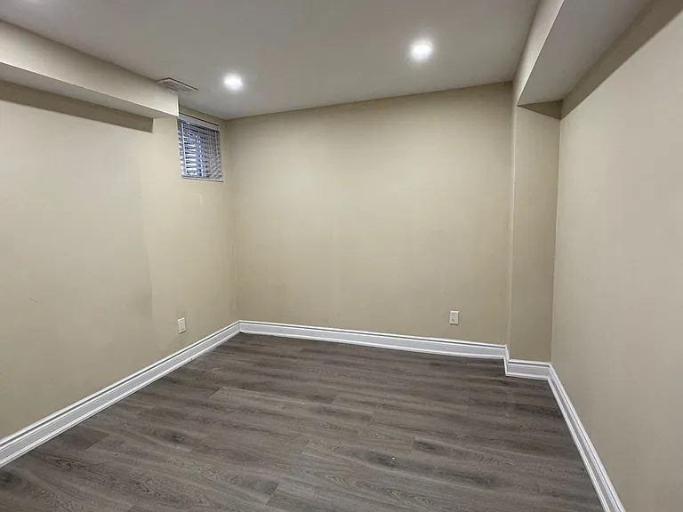 140 Cadillac Cres #BASEMENT — Photo 8