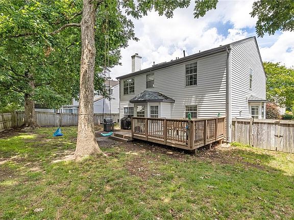 4th image of 1464 Berkshire Dr