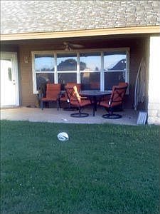 2nd image of 606 Parker Ln