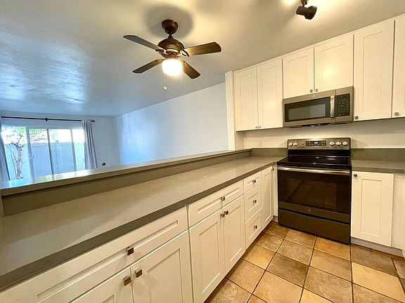 4th image of 3030 Suncrest Dr Unit 407