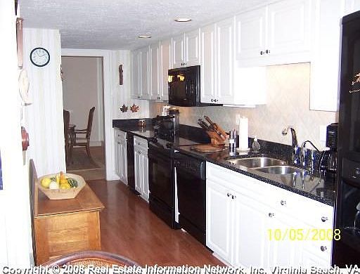 5th image of 700 Oriole Dr APT 411B