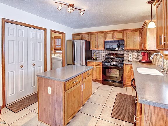 5th image of 4648 Sawgrass Ave