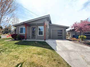 1615 NE Rumgay Ln, Bend, OR 97701