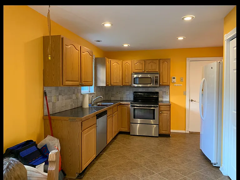118 Bernadette Dr — Photo 2