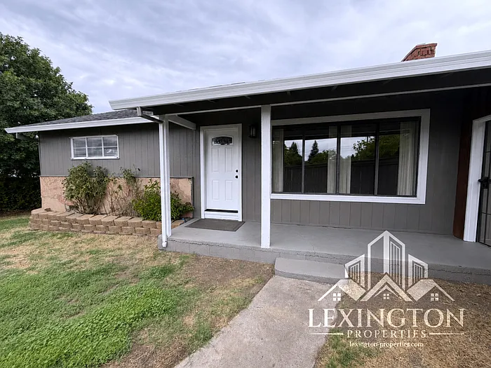 3 bed, 1.0 bath, 1800 sqft, $2,175 — Photo 3