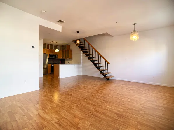 893 Myrtle Avenue image 2 of 23