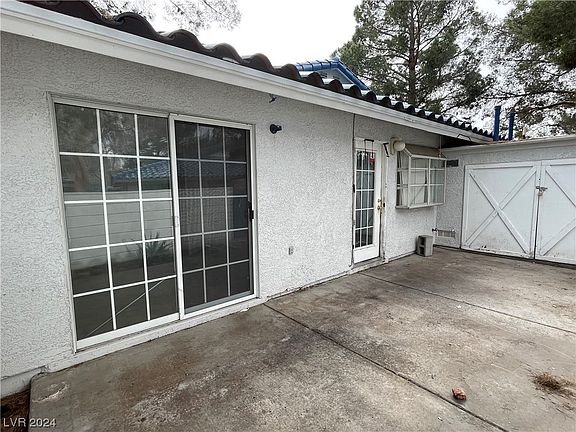 4th image of 2120 Petersham Ct Unit B