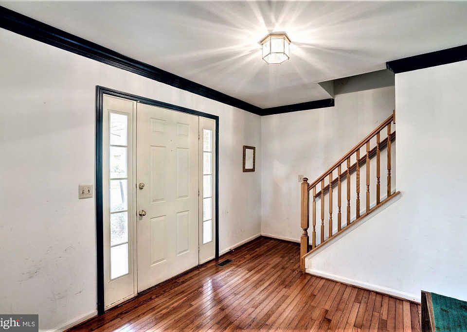 2nd image of 46553 Pebblebrook Pl