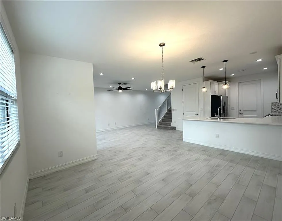 3 bed, 2.5 bath, 1712 sqft, $2,875 — Photo 4