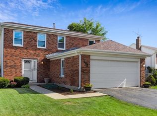 606 Oswego Dr, Carol Stream, IL 60188