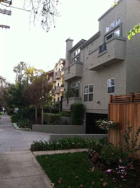 1st image of 13250 Moorpark St APT 7
