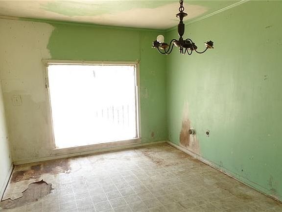 3rd image of 1305 E Jessamine St