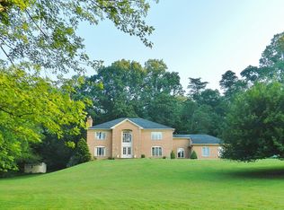 11202 Sweetwood Ln, Oakton, VA 22124