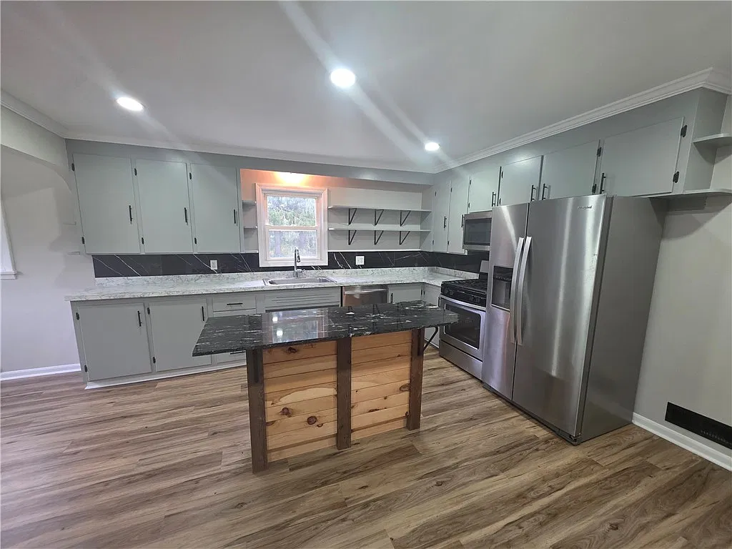 2 bed, 1.0 bath, 1000 sqft, $1,975 — Photo 4