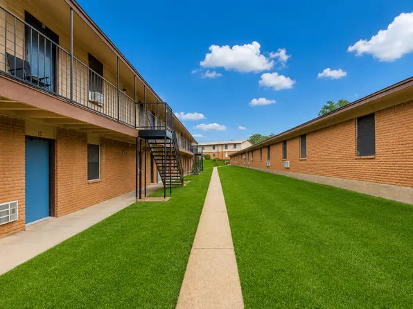 Southwest Apartments - Comfortable living in the heart of Euless