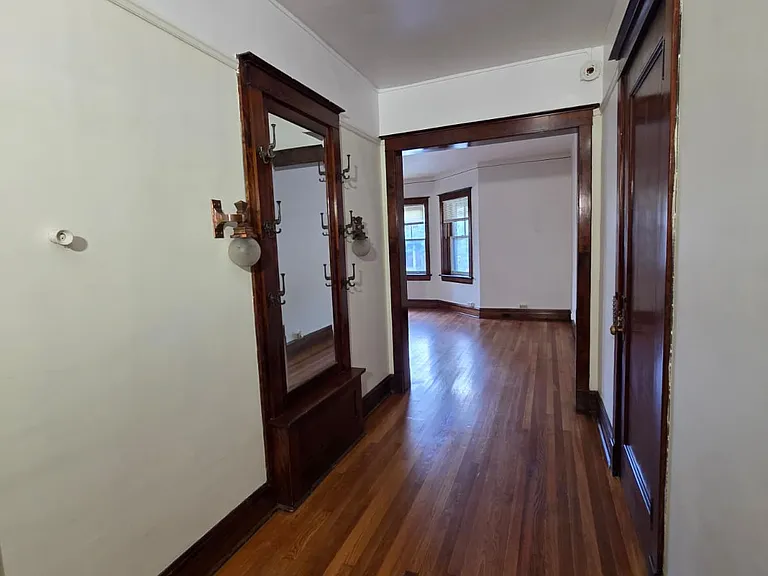 824 Columbus St #4 — Photo 10