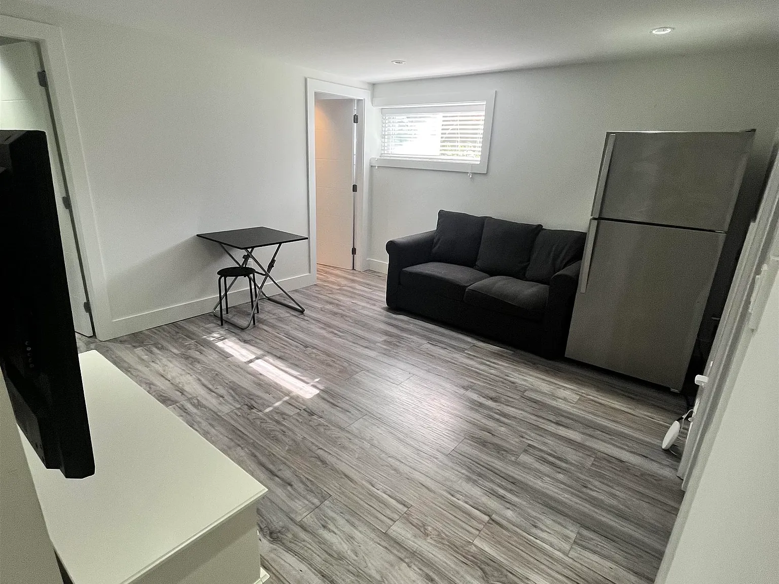 1 bed, 700 sqft, $1,600 — Photo 2