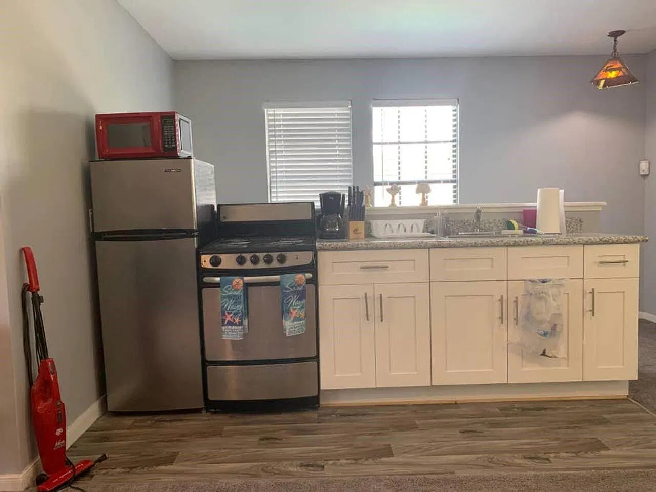 Studio, 1.0 bath, 450 sqft, $1,600 — Photo 2