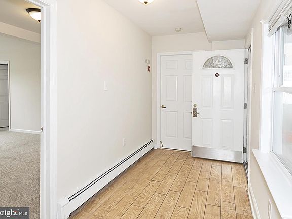 4th image of 5 Sweetbriar Ln