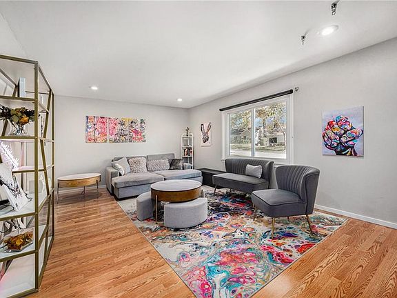 5th image of 7530 Rainbow Dr