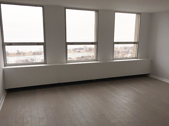 2nd image of 2626 N Lakeview Ave APT 2407