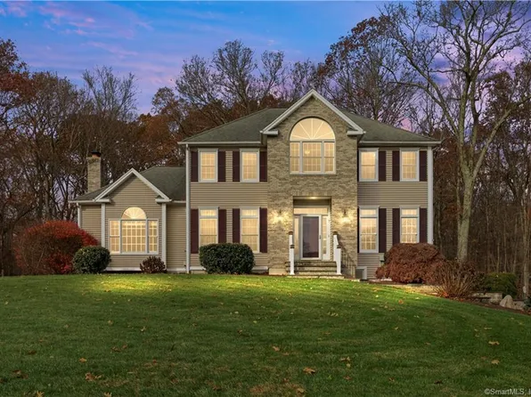 7 Old Highway, Monroe, CT 06468