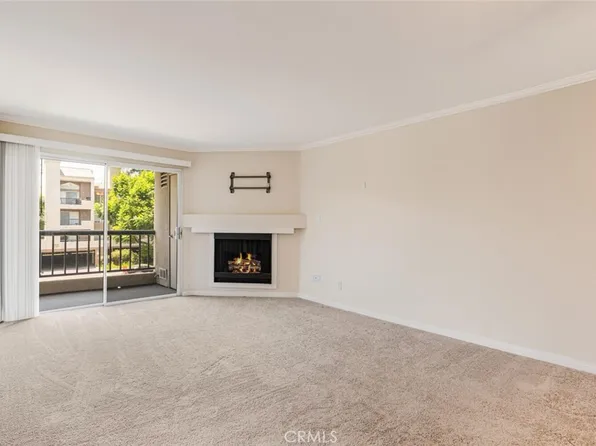 21520 Burbank Blvd APT 209, Woodland Hills, CA 91367