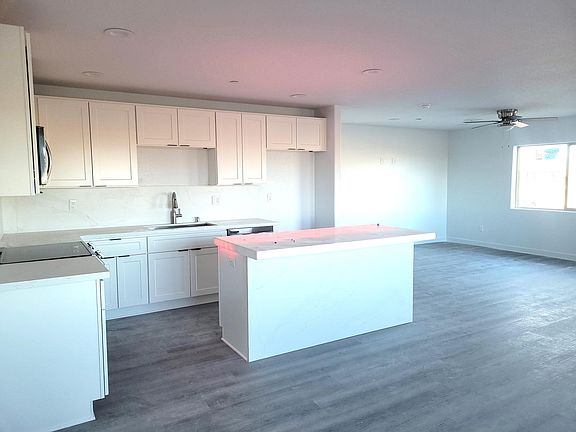 4th image of 7660 Great Circle Dr