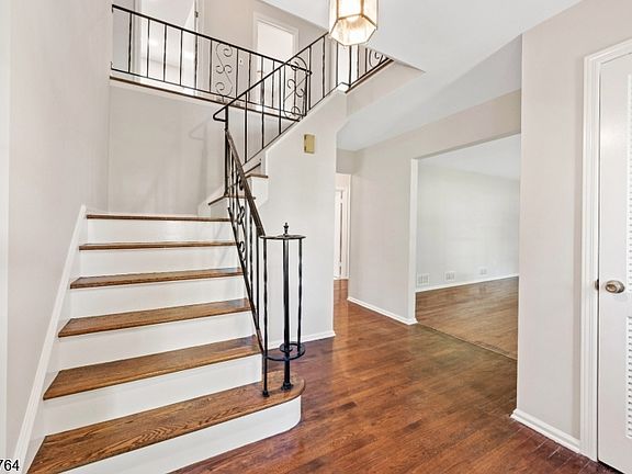 5th image of 11 Whippoorwill Way
