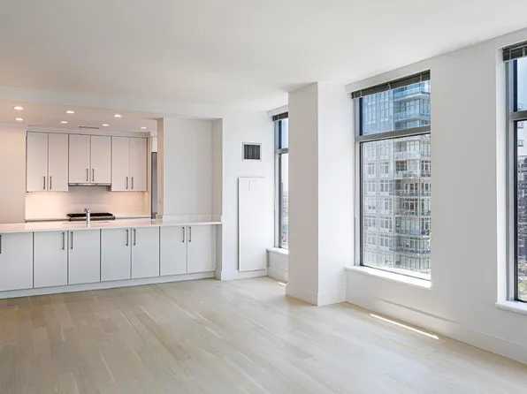 250 East 54th Street image 4 of 21