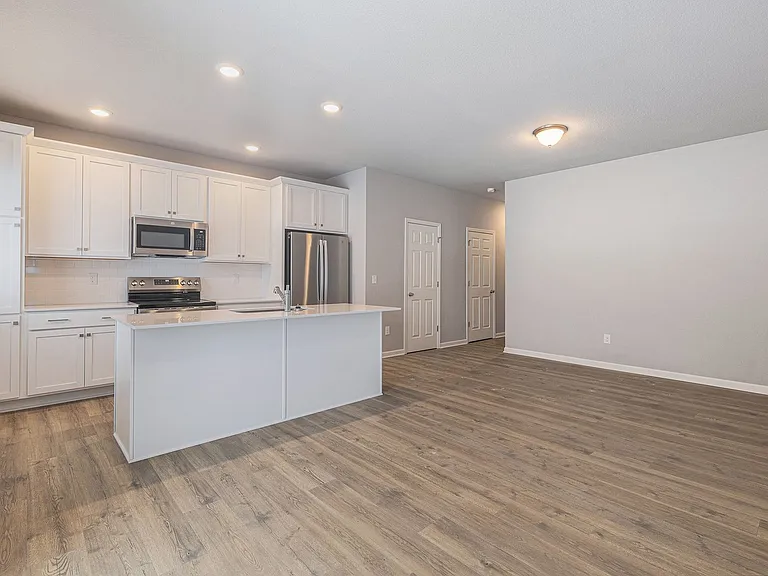 1302 Timber Hollow Ct — Photo 4
