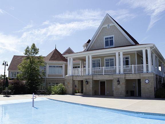 3rd image of 4649 W Perry Cir #10