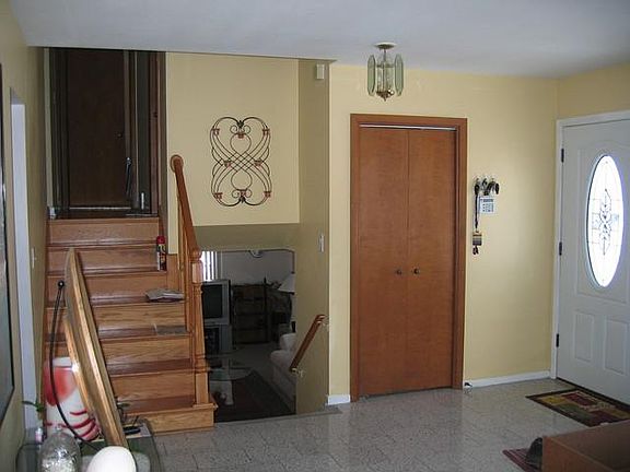 3rd image of 5455 W Grove St