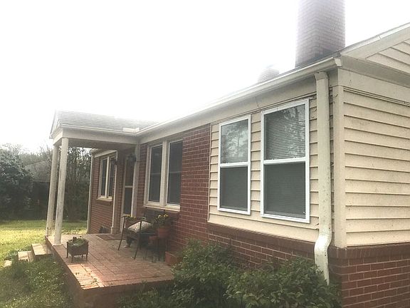 3rd image of 227 Sherwood Dr