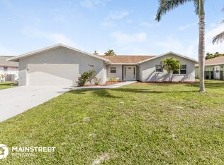142 Meadowlark Dr, Royal Palm Beach, FL 33411
