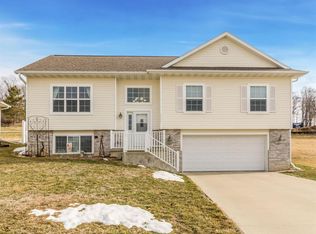1513 Wolf Dr NW, Cedar Rapids, IA 52405