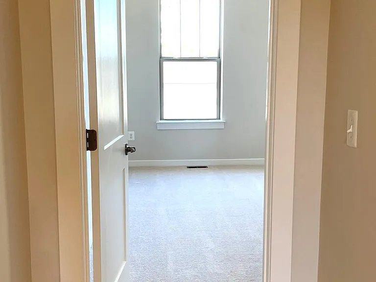 223 B Park Central Ter — Photo 24
