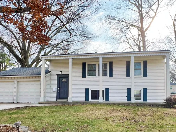 7715 W 96th Ter, Overland Park, KS 66212