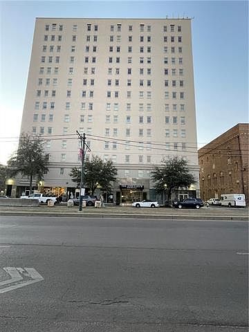 1st image of 1205 Saint Charles Ave APT 917