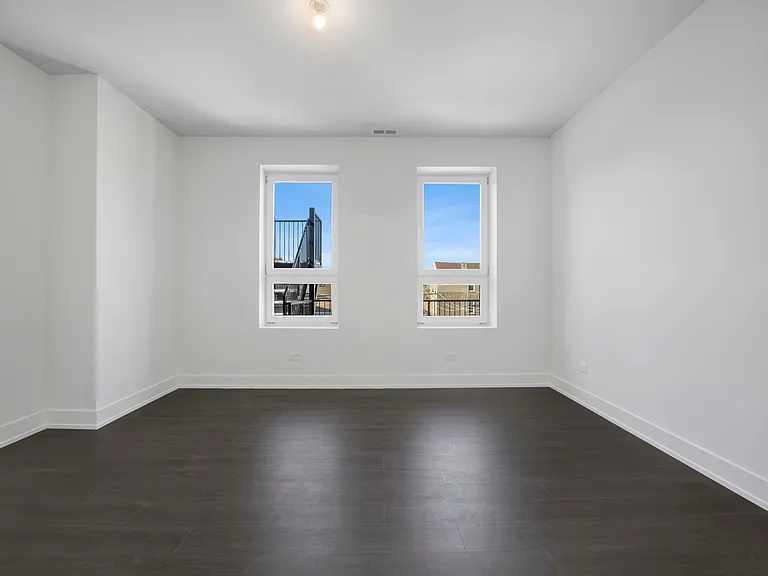 1814 S Throop St #3F — Photo 11