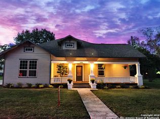 206 W Market St, Weimar, TX 78962