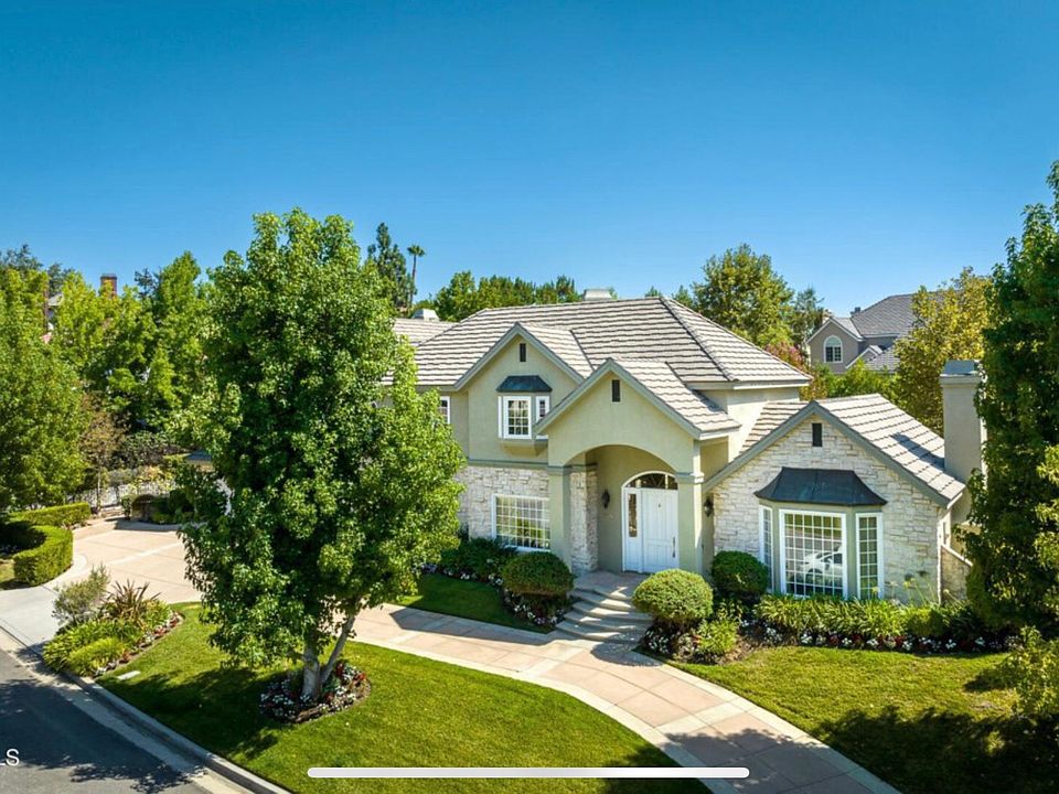 1st image of 768 Forest Green Dr