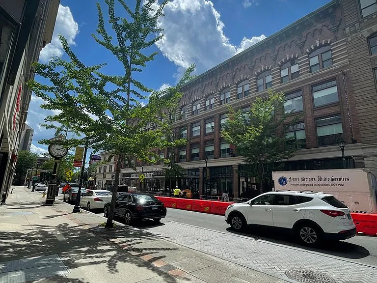105 Bank St — Photo 4