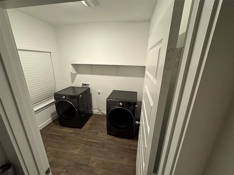 204 James River Dr — Photo 14