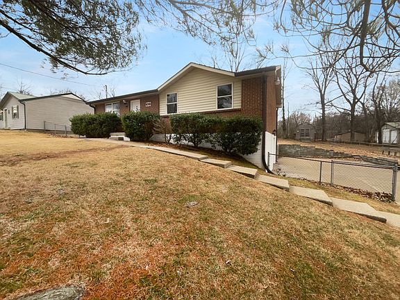 5th image of 858 Fortoria Dr