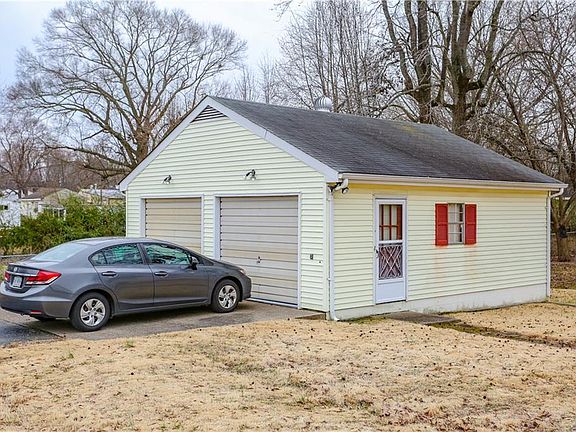 4th image of 2400 Petersburg St