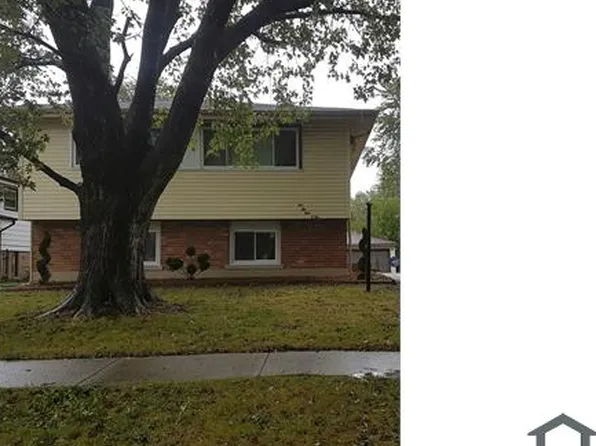 16905 Sunset Ridge Dr, Country Club Hills, IL 60478