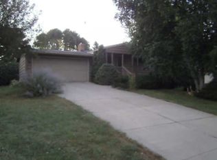 9248 Hemlock Ln N, Maple Grove, MN 55369